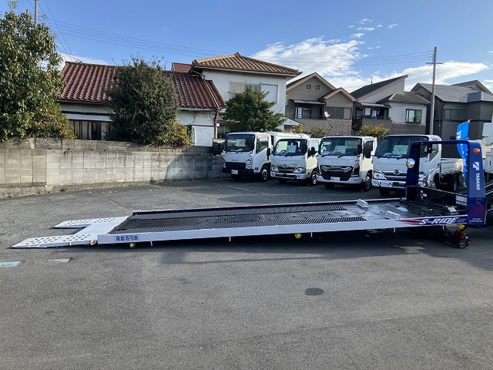 日野　デュトロ