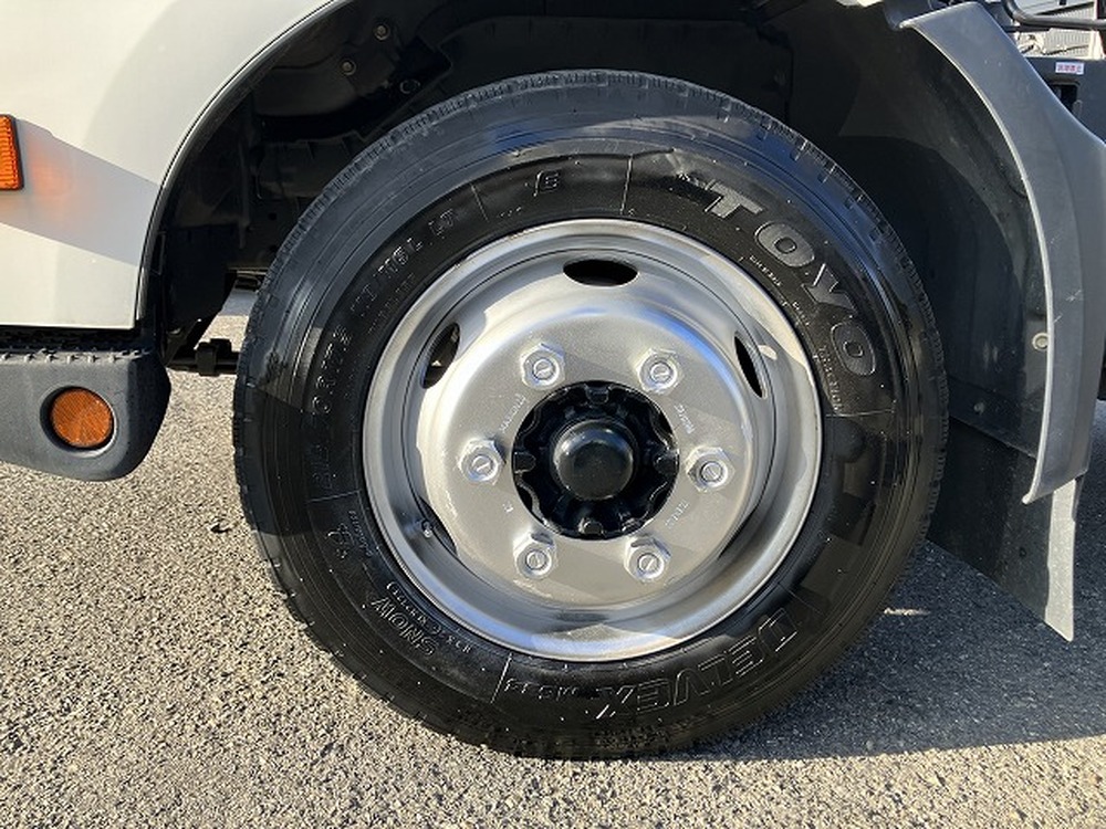 日野　デュトロ