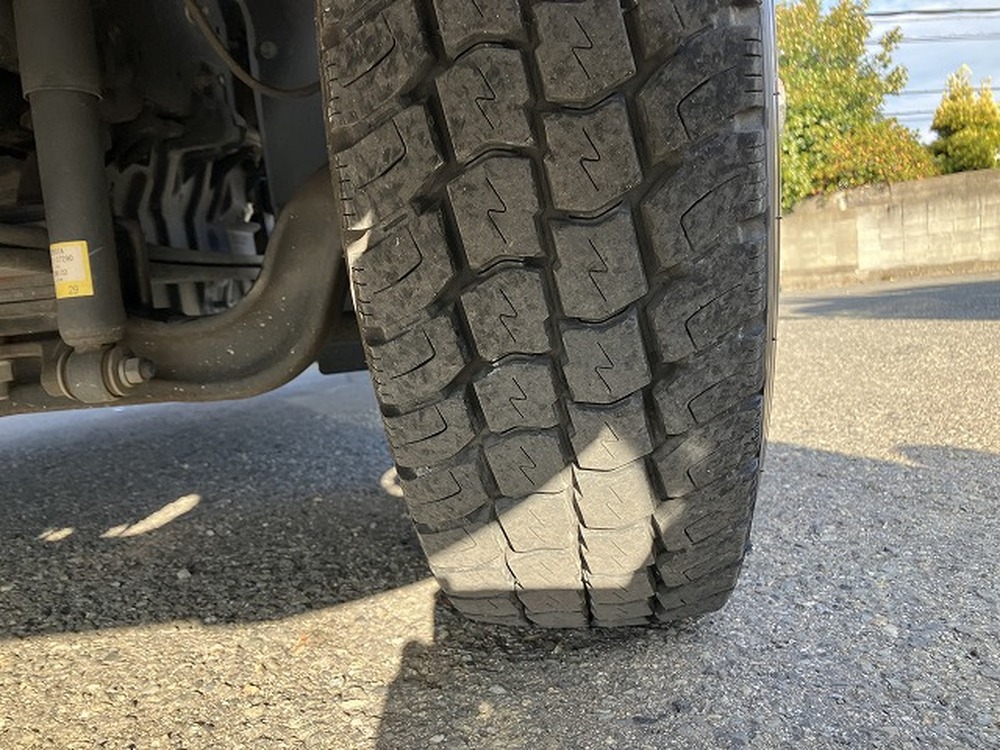 日野　デュトロ