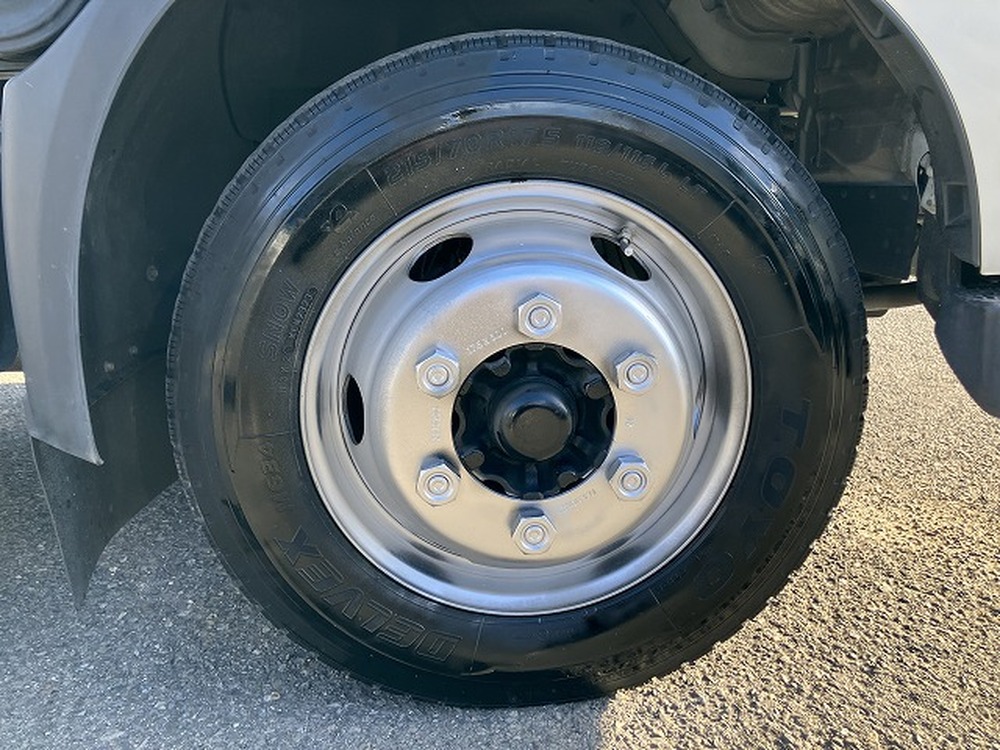 日野　デュトロ