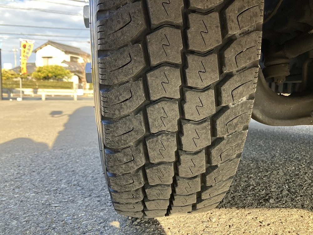 日野　デュトロ