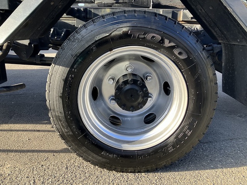 日野　デュトロ