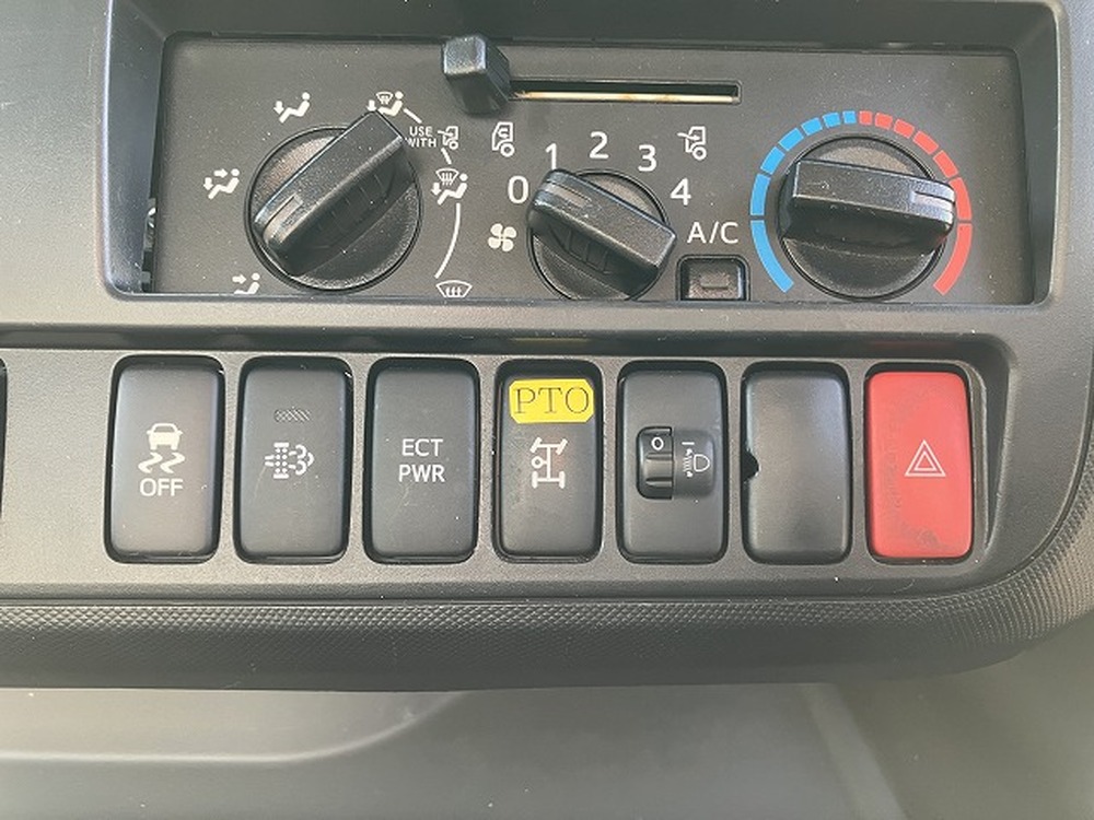 日野　デュトロ