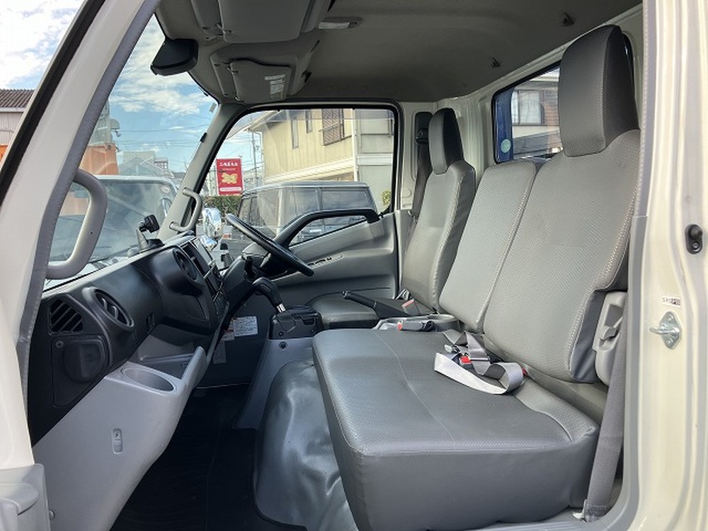 日野　デュトロ