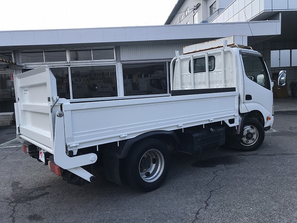 日野　デュトロ