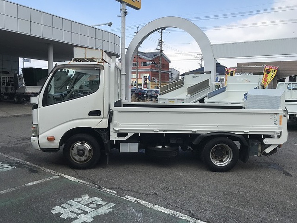 日野　デュトロ