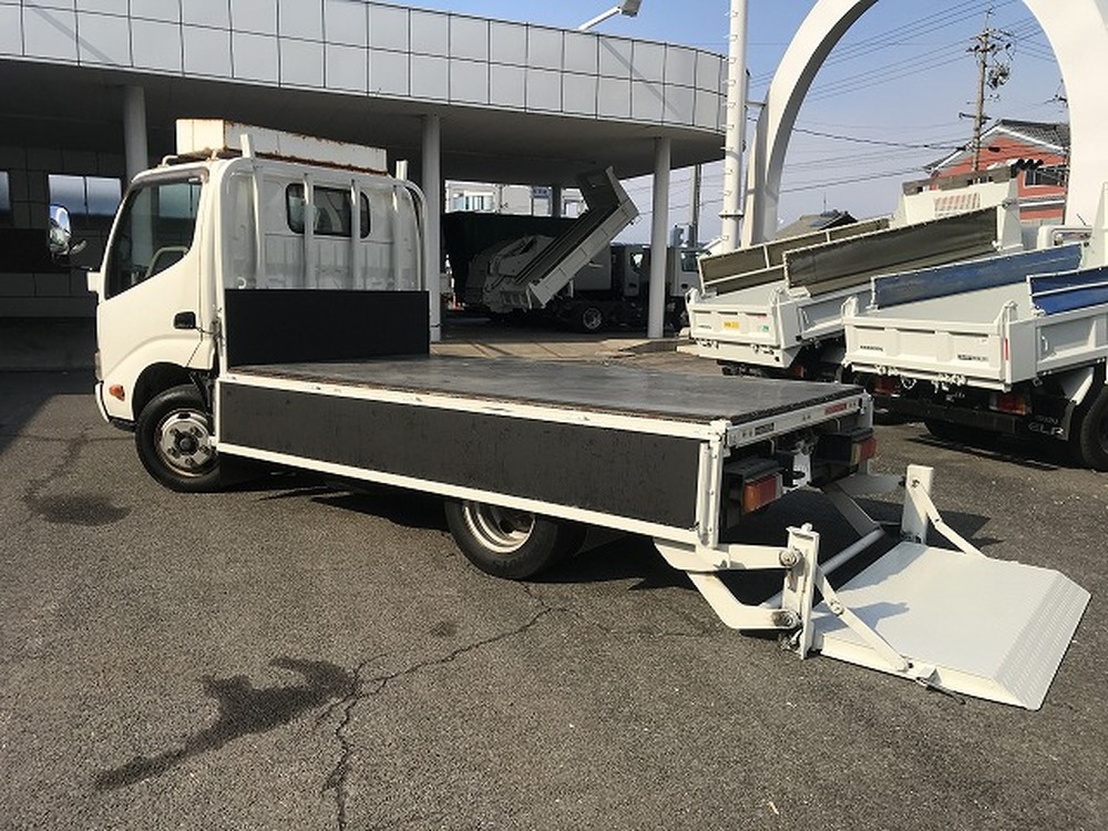 日野　デュトロ