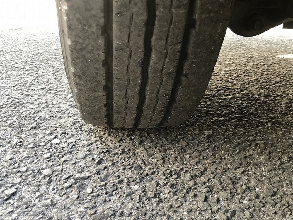 日野　デュトロ