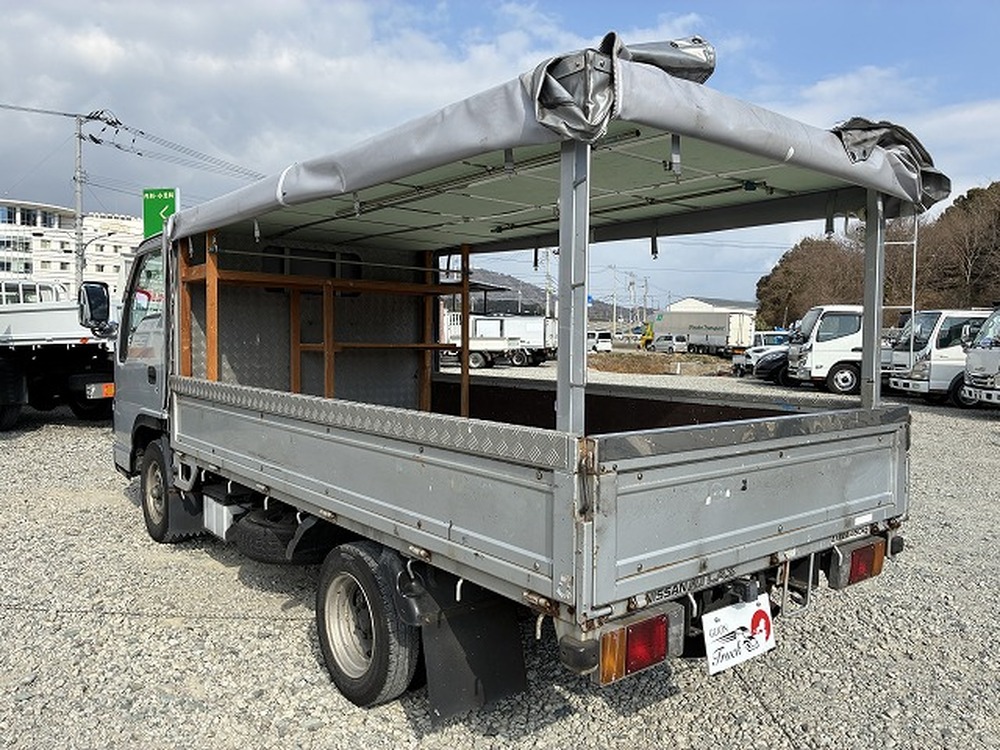 日産　アトラストラック