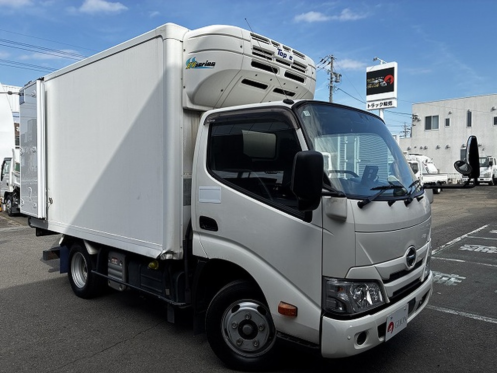 日野　デュトロ