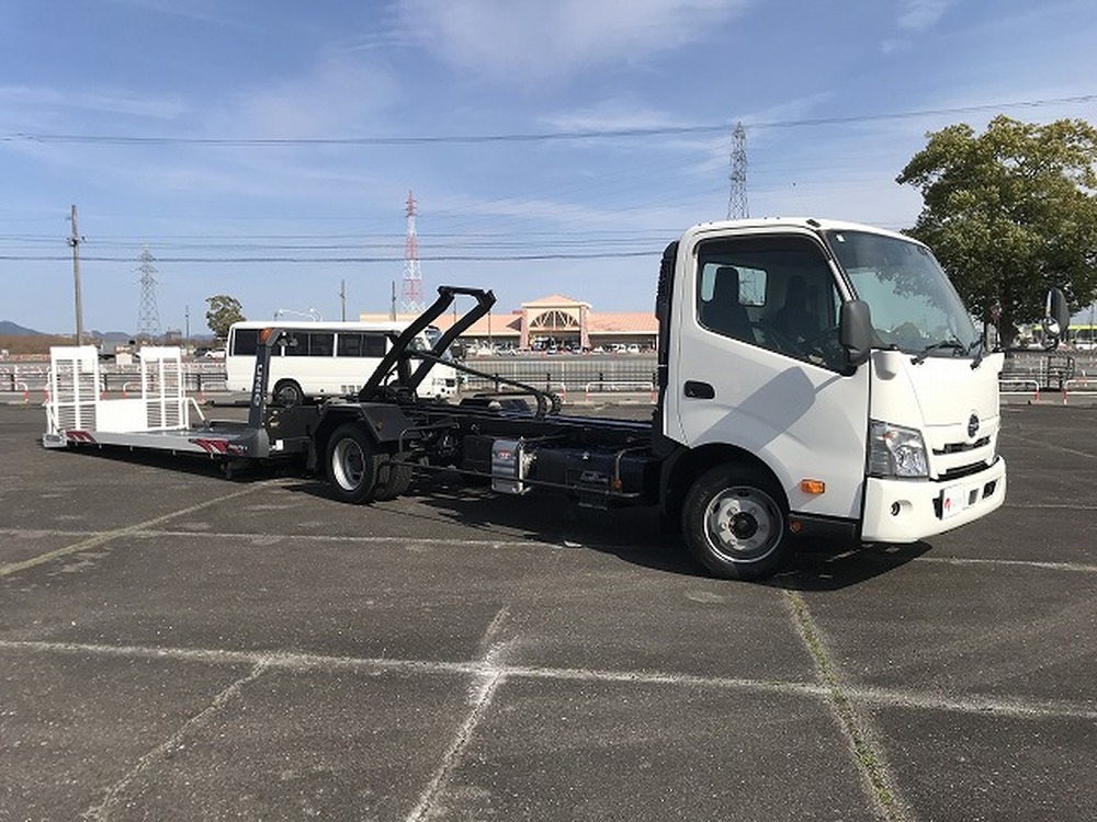 日野　デュトロ