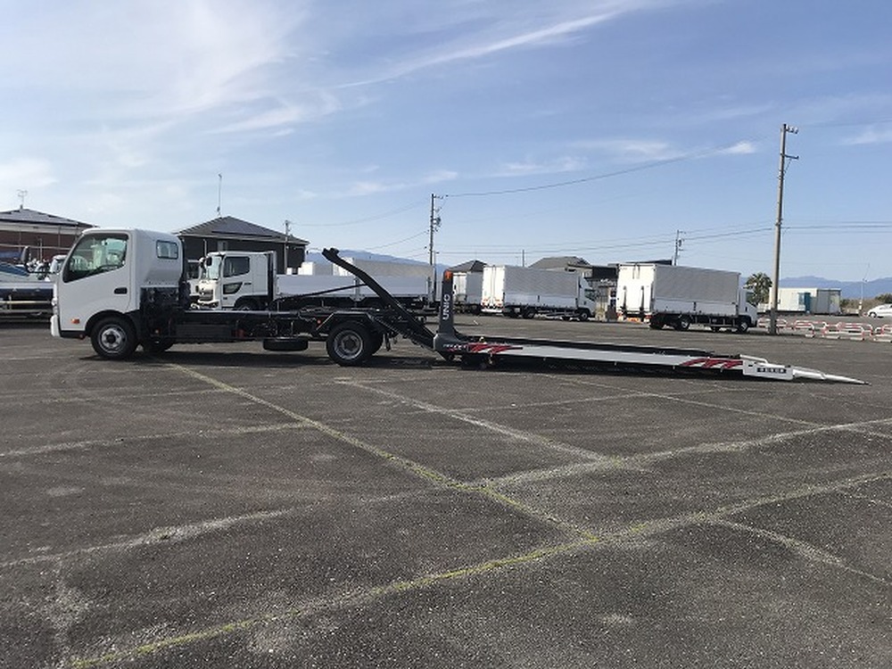 日野　デュトロ