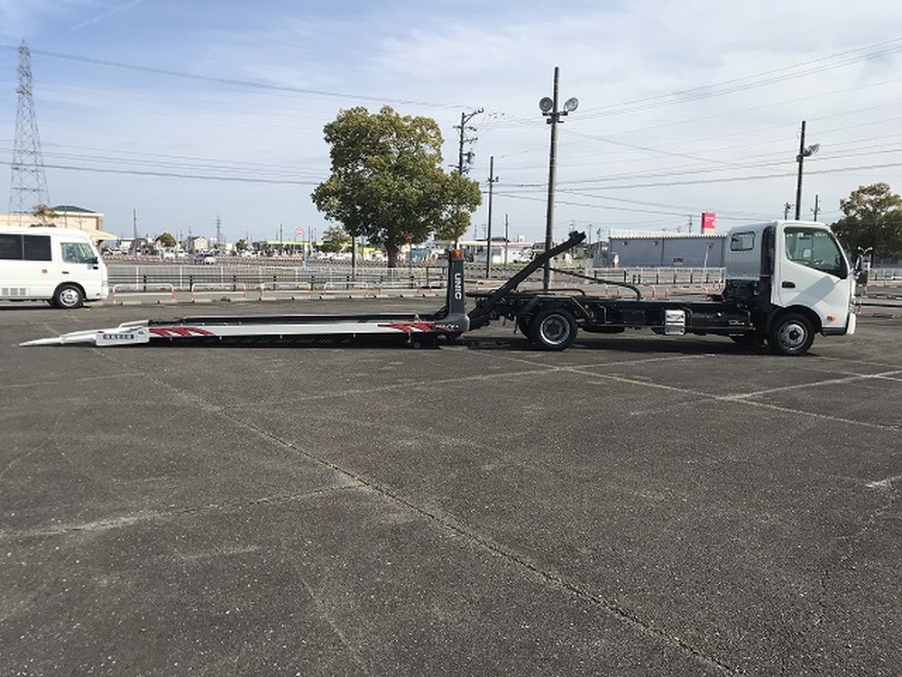 日野　デュトロ