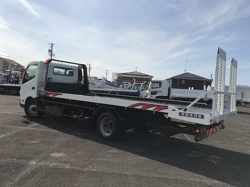 日野　デュトロ