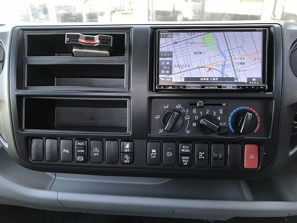 日野　デュトロ