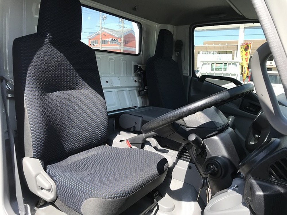 日野　デュトロ