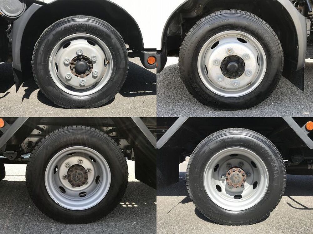 日野　デュトロ