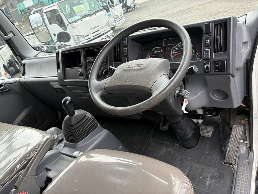 いすゞ　エルフ