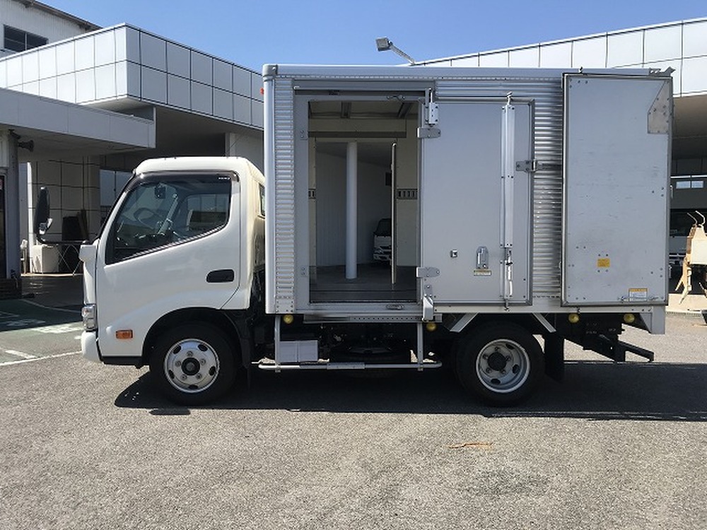 日野　デュトロ