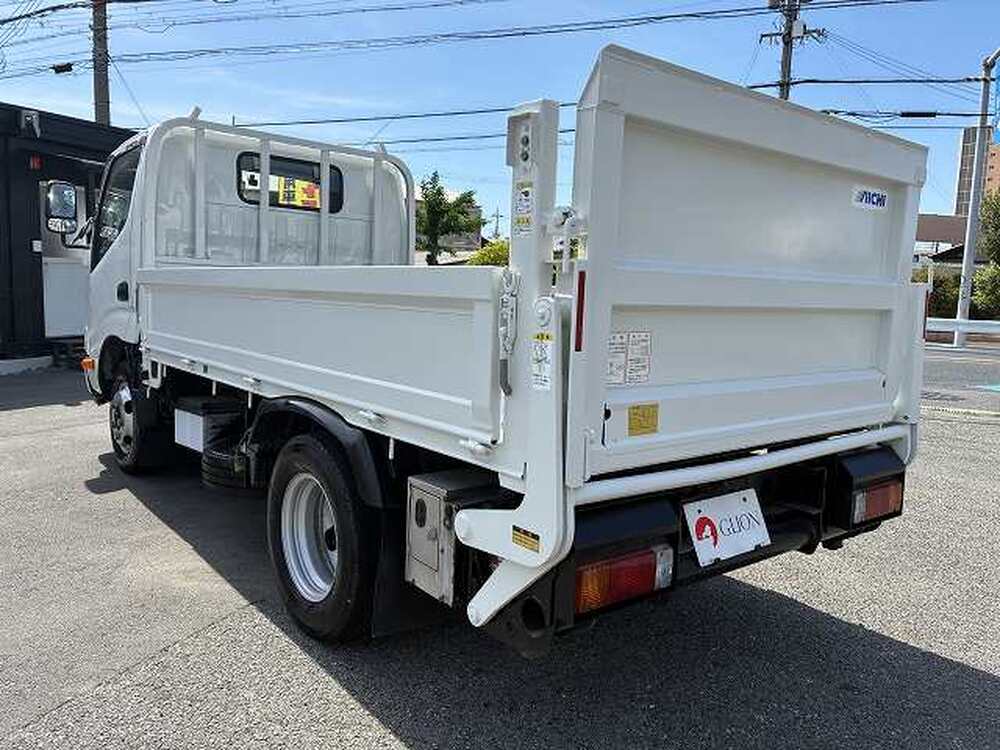 日野　デュトロ