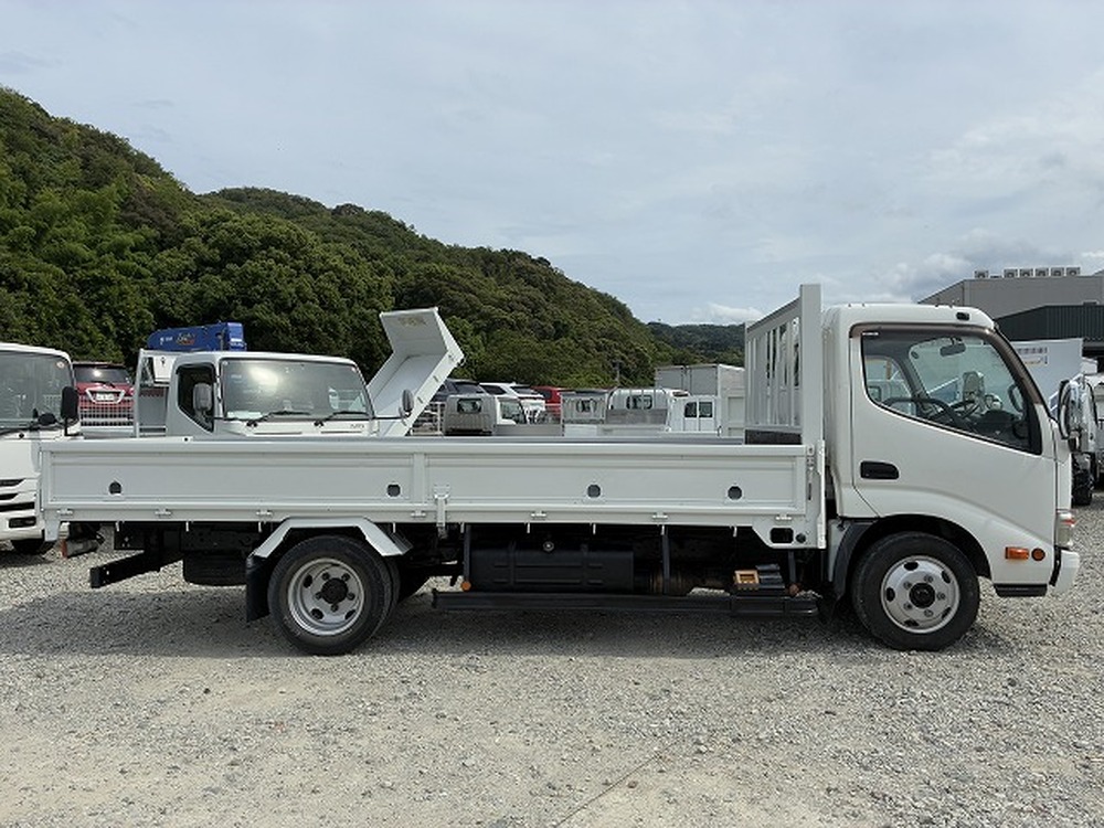 日野　デュトロ