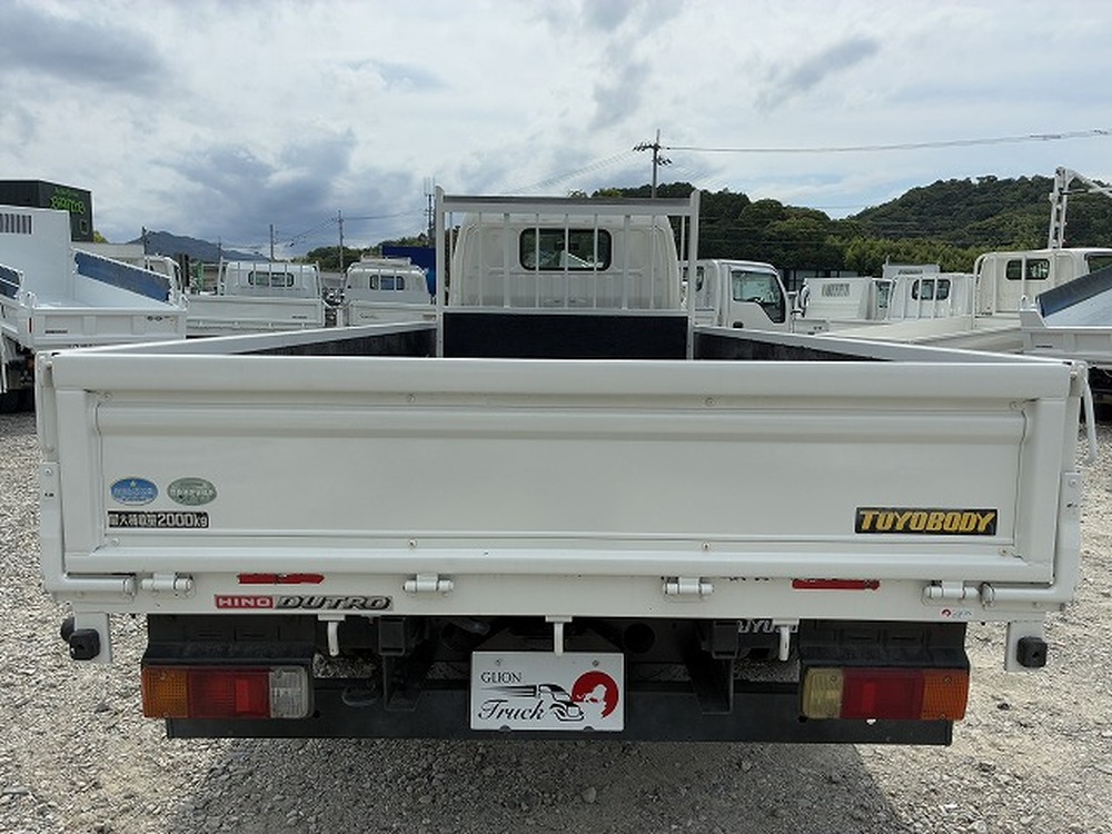 日野　デュトロ