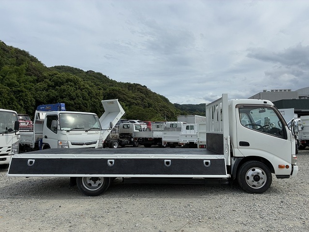 日野　デュトロ