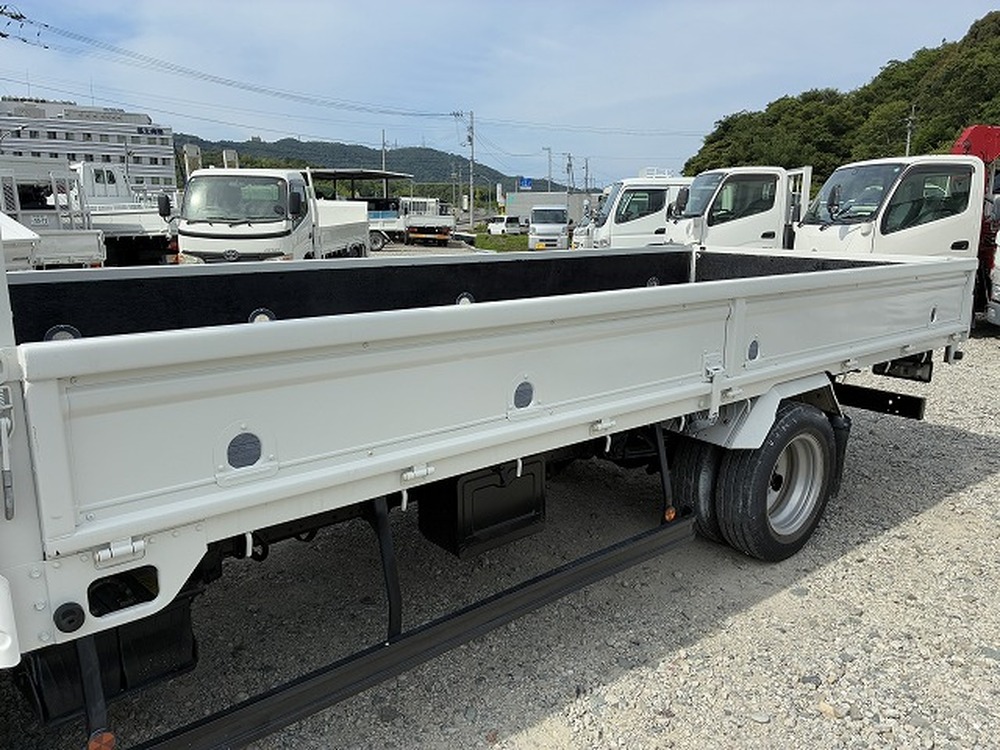 日野　デュトロ