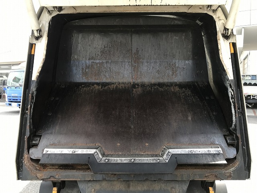 日野　デュトロ