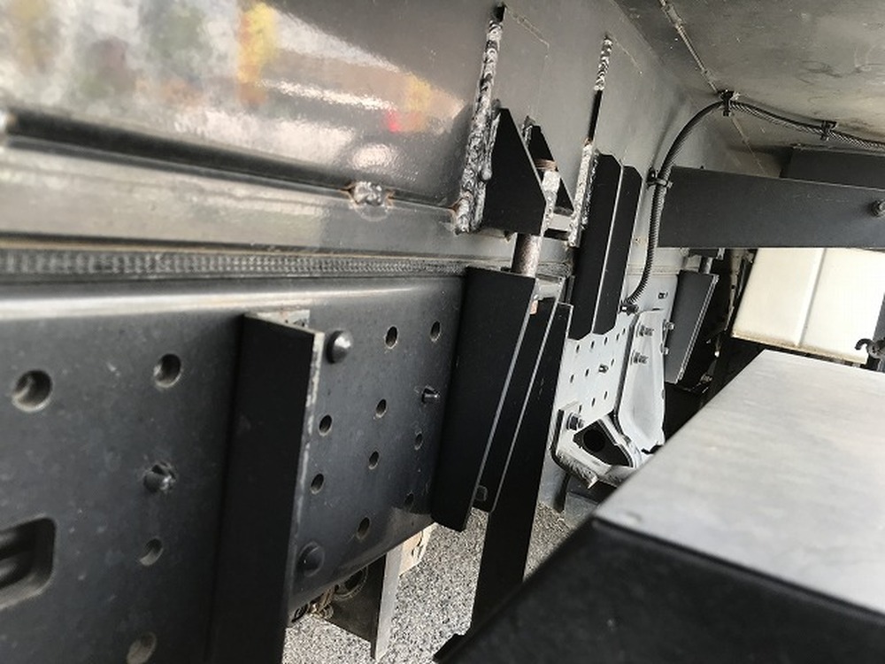 日野　デュトロ