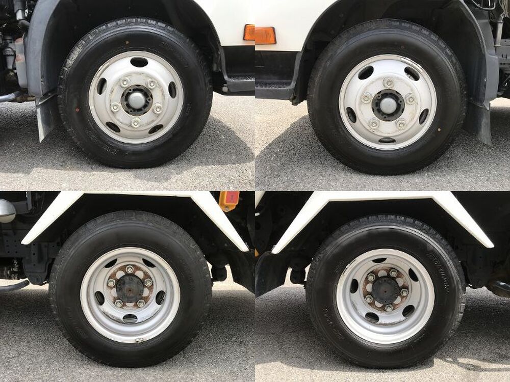 日野　デュトロ