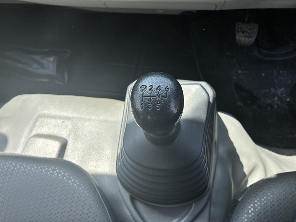 日野　デュトロ