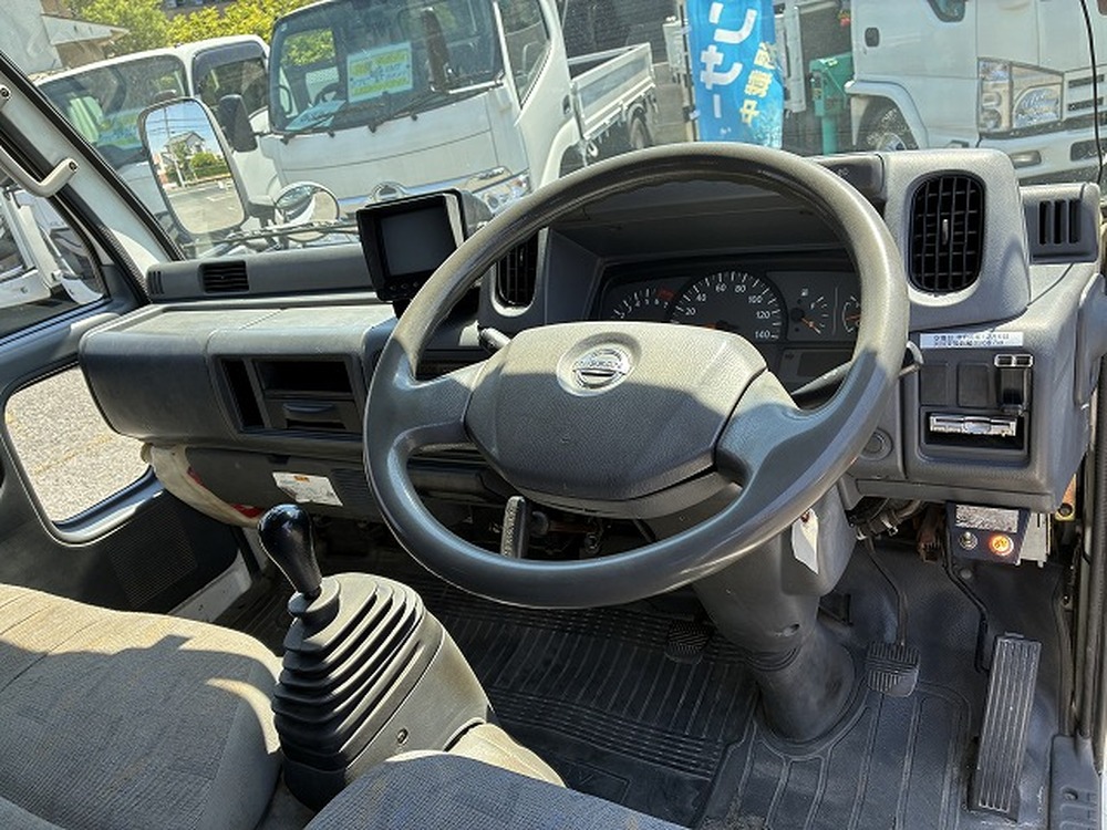 日産　アトラストラック