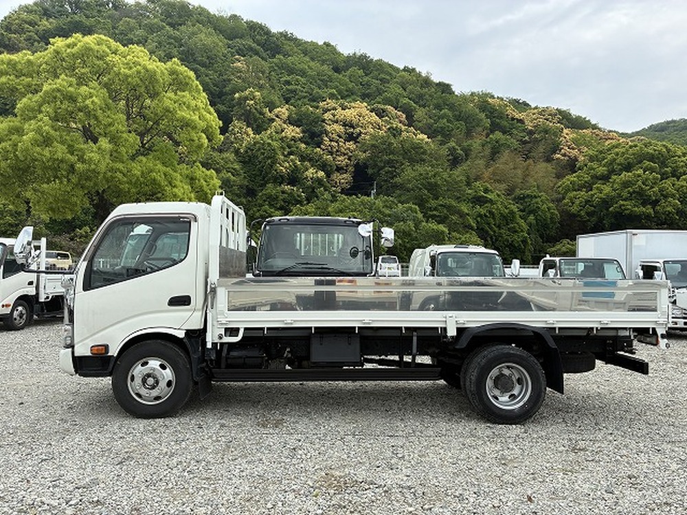 日野　デュトロ