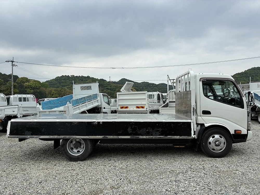 日野　デュトロ