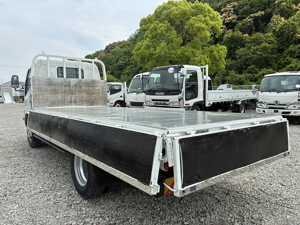 日野　デュトロ