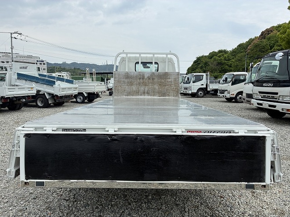 日野　デュトロ