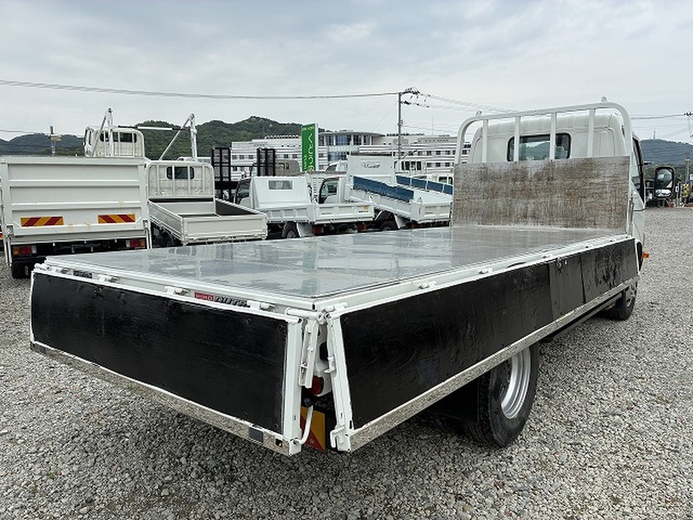 日野　デュトロ