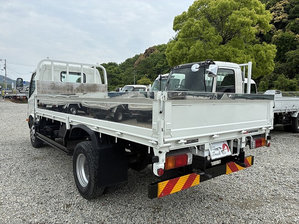 日野　デュトロ