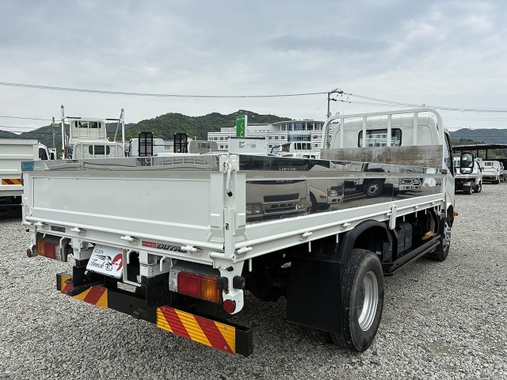 日野　デュトロ