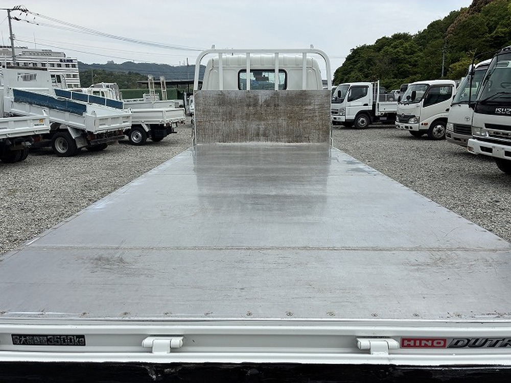 日野　デュトロ