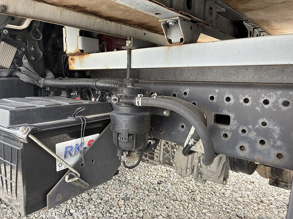 日野　デュトロ