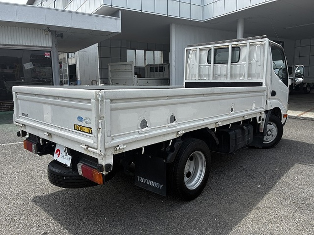 日野　デュトロ