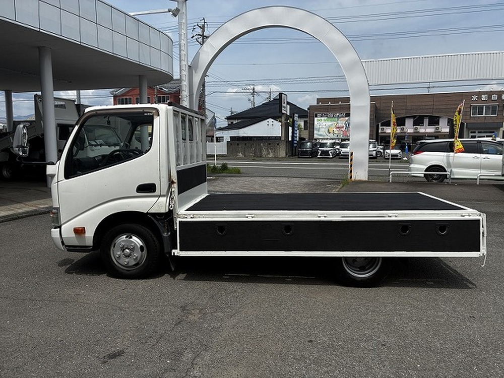 日野　デュトロ