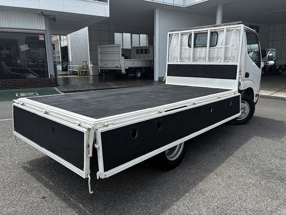 日野　デュトロ