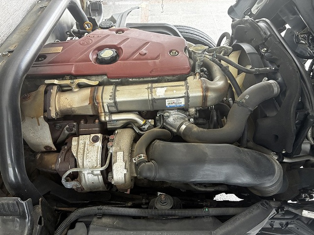 日野　デュトロ