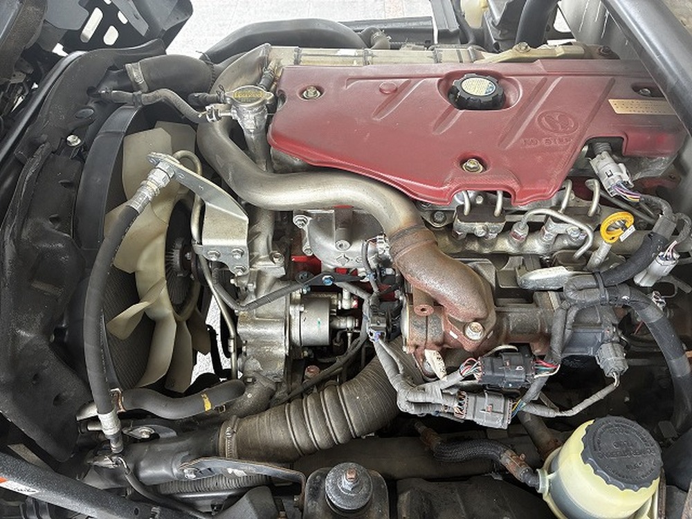 日野　デュトロ