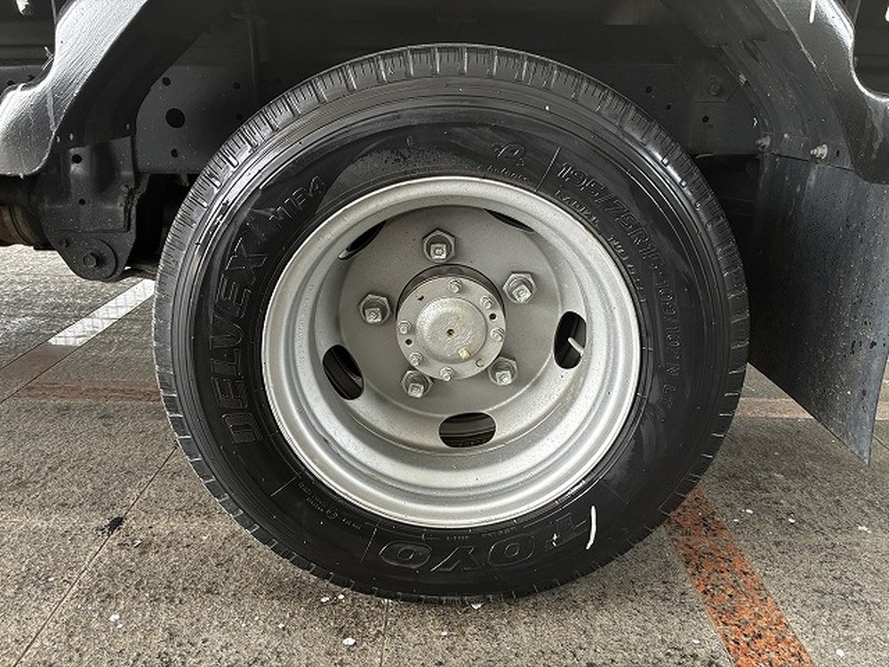 日野　デュトロ