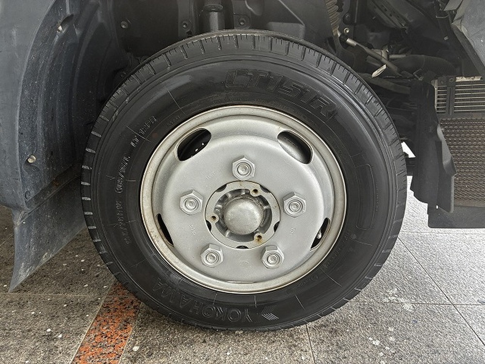 日野　デュトロ