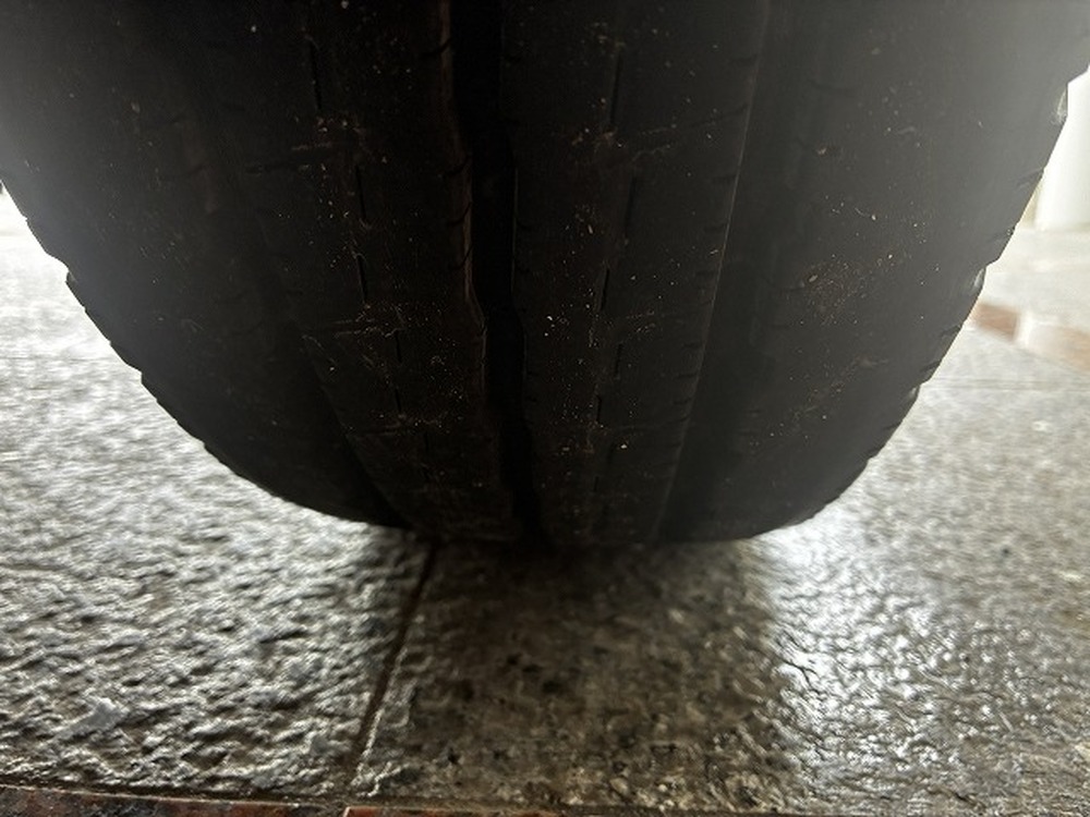 日野　デュトロ